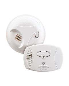 First Alert 1039879 Smoke (SA303) & Carbon Monoxide (CO400) Detector Combo Pack